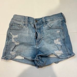Hollister High Rise Short 3”